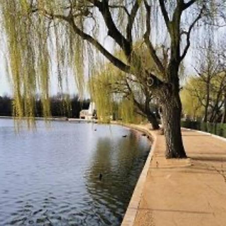 Welcome 2 Bedrooms Flat In Wimbledon Londra Esterno foto