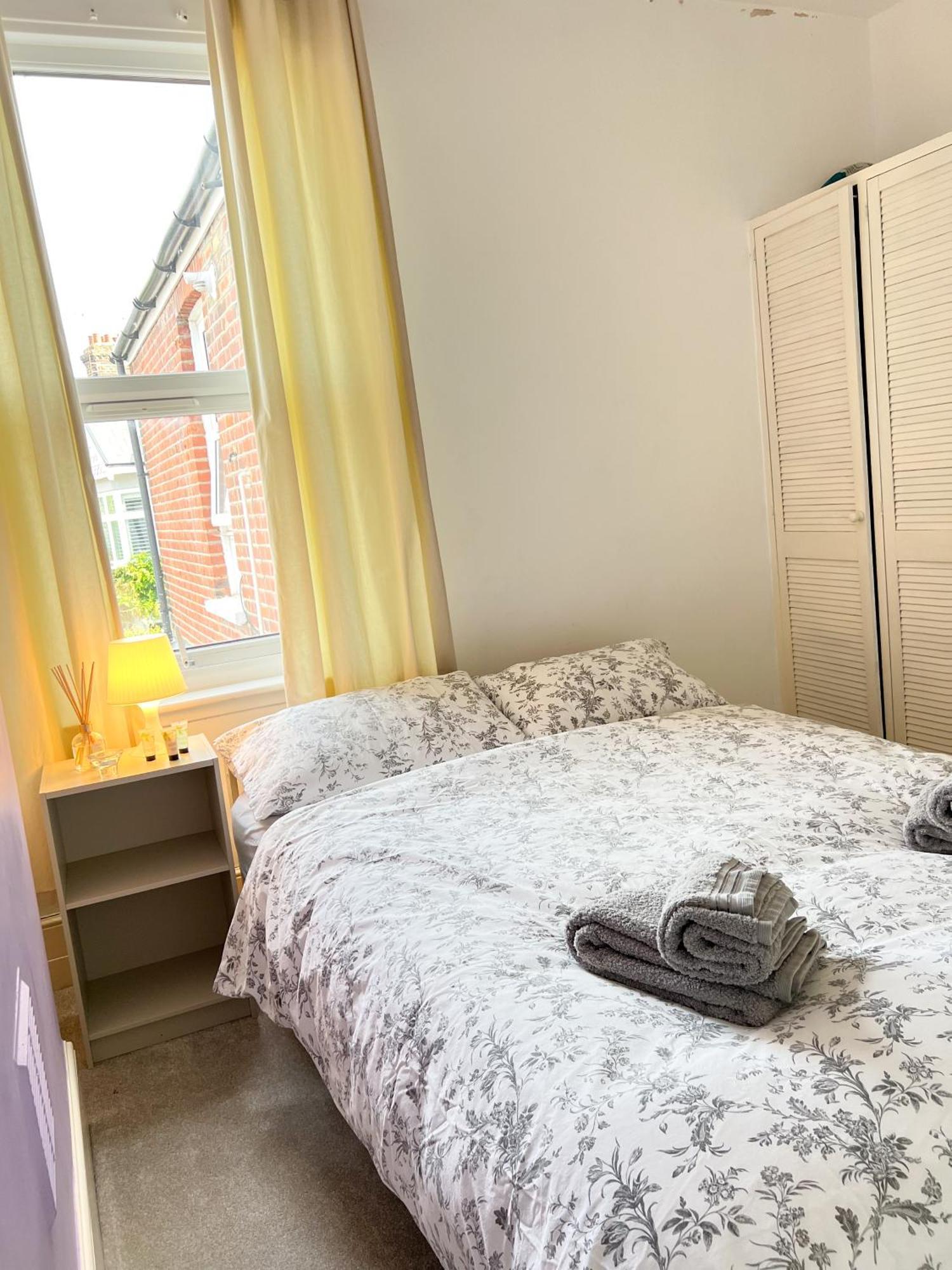 Welcome 2 Bedrooms Flat In Wimbledon Londra Esterno foto