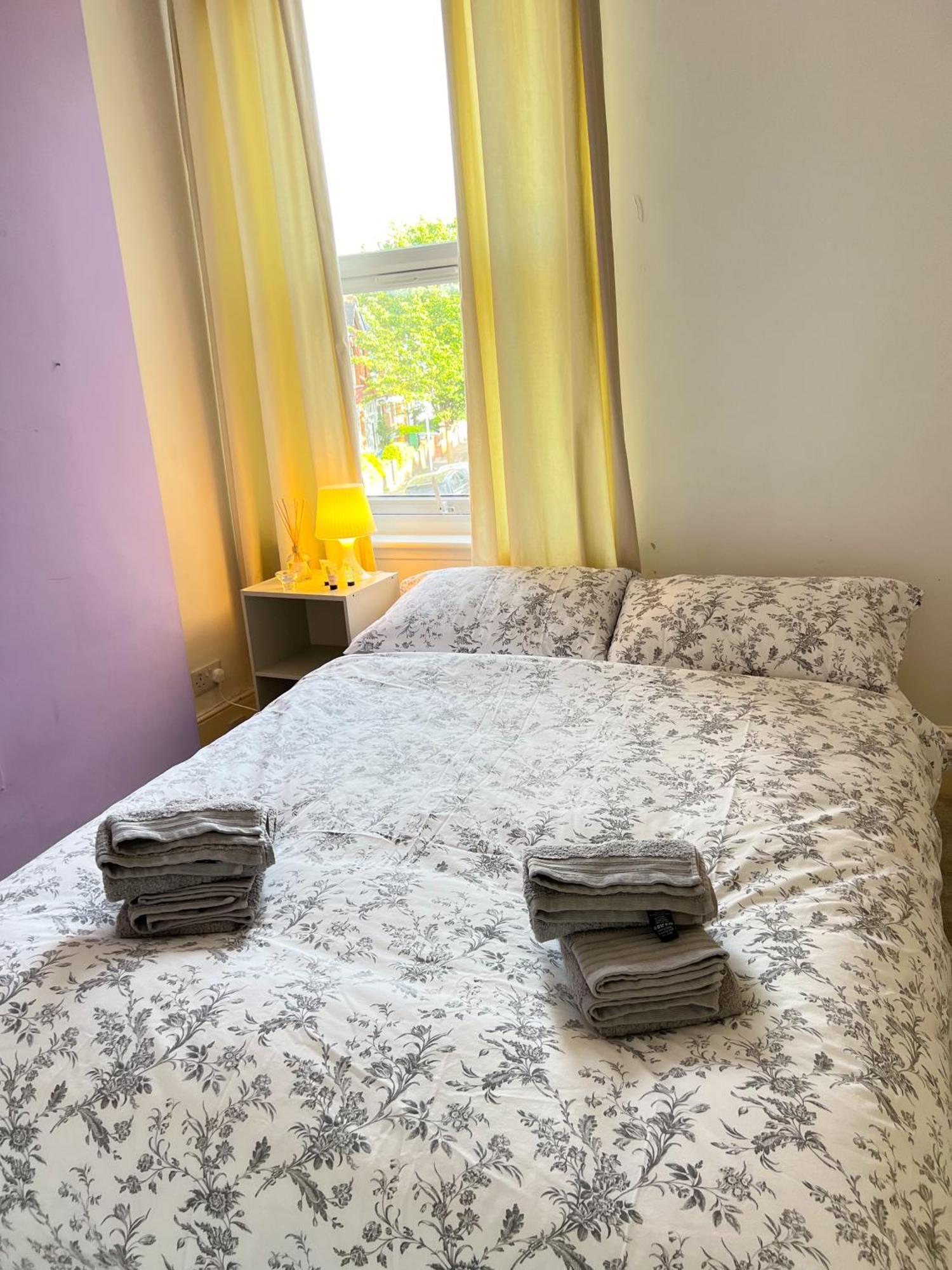 Welcome 2 Bedrooms Flat In Wimbledon Londra Esterno foto